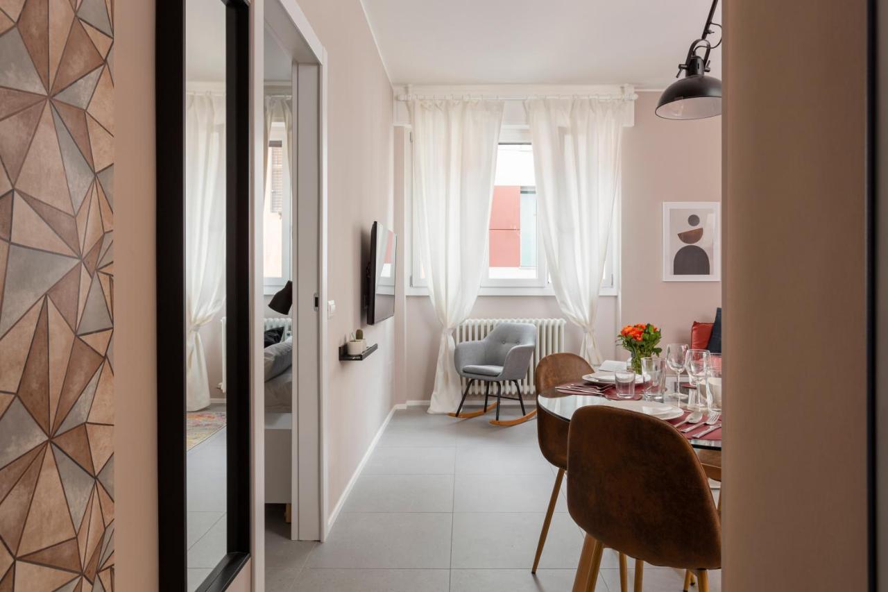 Bilocale Aleardi Apartamento Milão Exterior foto
